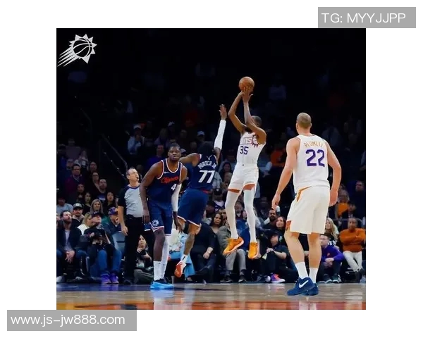 足球巨星与篮球传奇的巅峰对决精彩瞬间回顾