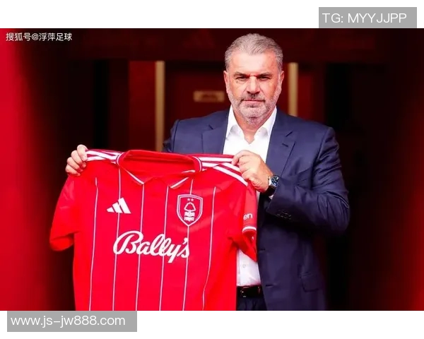 足球明星退役后转型当官的成功与挑战解析 足球明星退役后转型当官的成功与挑战解析